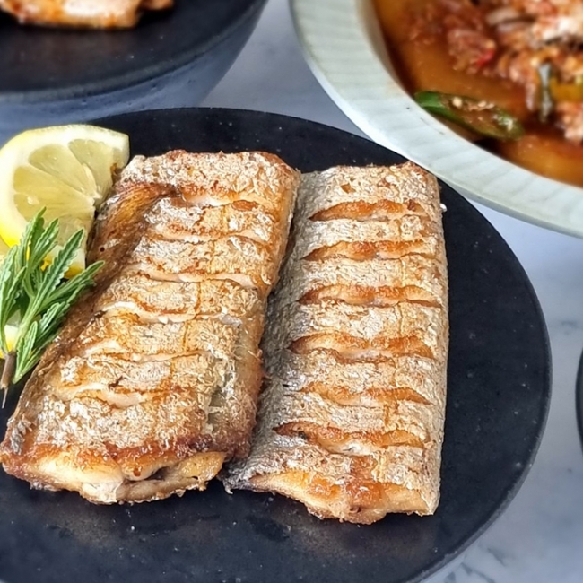 어촌직송 남해 먹갈치 6팩(12마리) 1.6kg 내외