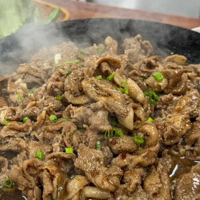 [청년축산]국내산 돼지 수제 양념불고기 900g (300g x 3팩)