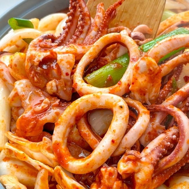 [맛있는집밥]매콤달달 오징어볶음 밀키트 600g