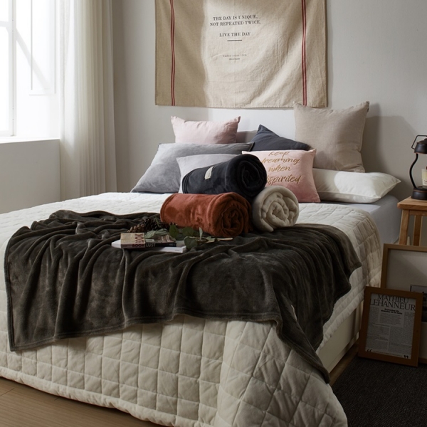 [꿀잠드림]8mm 밍크 극세사 프리미엄 담요 (150cm×200cm)