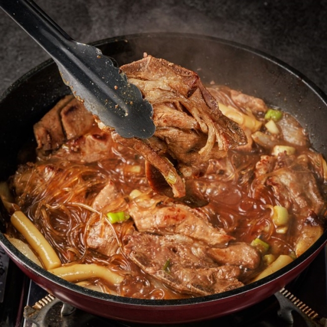 [에이징그라운드]24시간숙성 수제사과양념 LA돈갈비찜 1kg