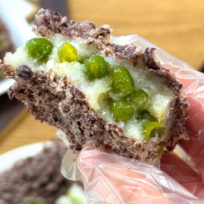 [광천떡]30년전통 홍성찹쌀 완두콩 통팥시루떡 1.5kg
