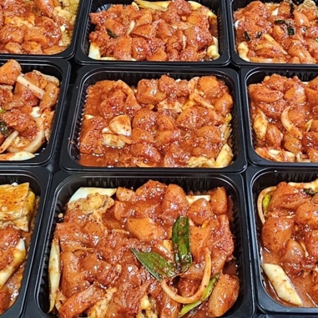 [형원축산]특제양념 춘천식 대창닭갈비 750g 1+1