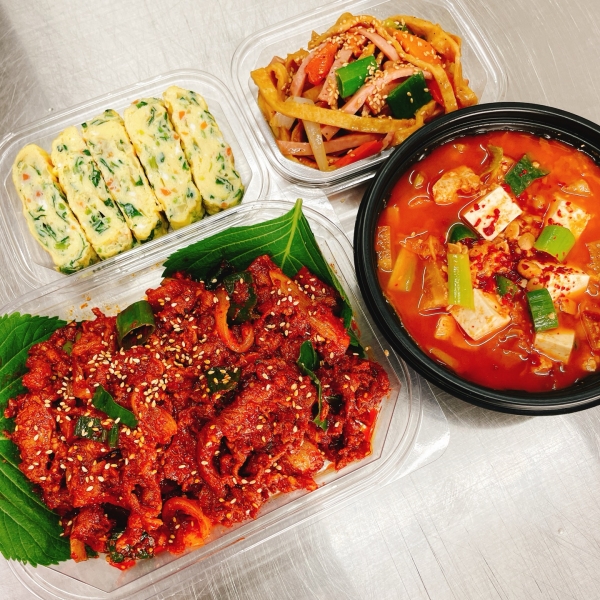 순수한반찬] 제육 볶음 정식 (제육볶음,목우촌햄감자볶음,계란말이)