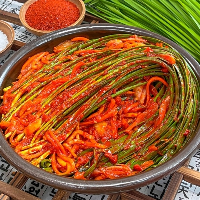 [맛있는집밥]수제양념 향긋한 부추 김치 1kg